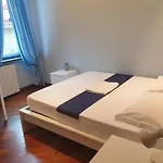 Apartamento Lovely 11 Guests Flat, Via Tribunali, Center! Nápoles