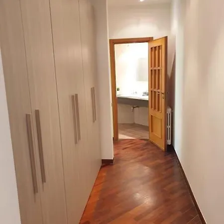 Lovely 11 Guests Flat, Via Tribunali, Center! *