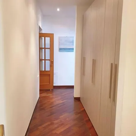 Lovely 11 Guests Flat, Via Tribunali, Center! Apartment *