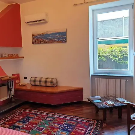 Apartment Lovely 11 Guests Flat, Via Tribunali, Center!