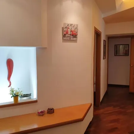 Lovely 11 Guests Flat, Via Tribunali, Center! Apartment *