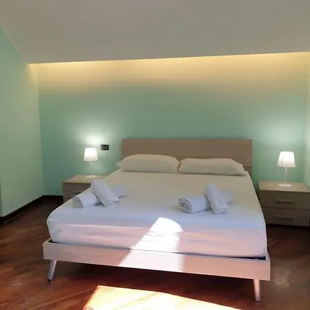 Lovely 11 Guests Flat, Via Tribunali, Center! Apartment *