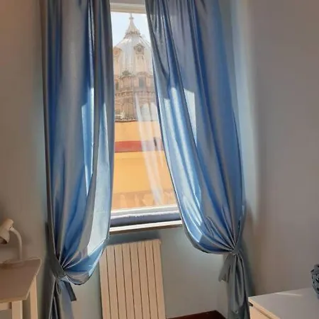 Lovely 11 Guests Flat, Via Tribunali, Center! Naples