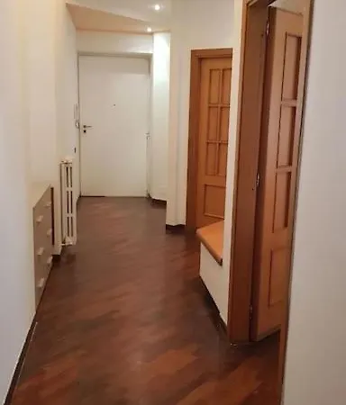 Lovely 11 Guests Flat, Via Tribunali, Center!
